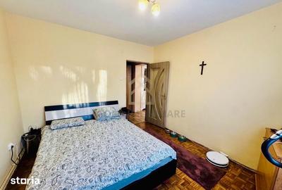 Apartament cu 3 camere în Săsar