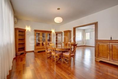 Apartament cu 4 camere decomandat în Dacia