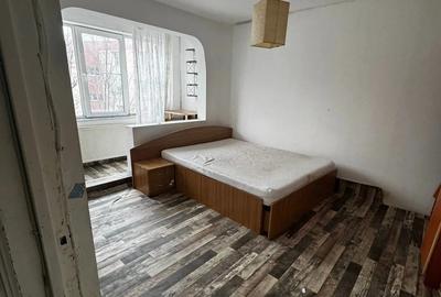 Apartament cu 3 camere semidecomandat, mobilat în Berceni - 2