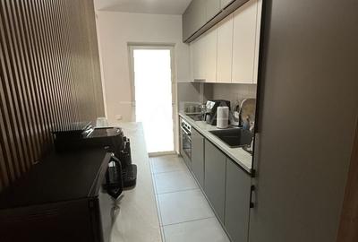 Apartament cu 3 camere semidecomandat, mobilat în Florești
