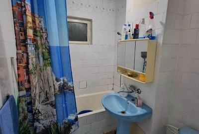 Apartament cu 2 camere decomandat în Calea București