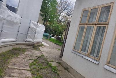 Casă cu 3 camere în Central - 1