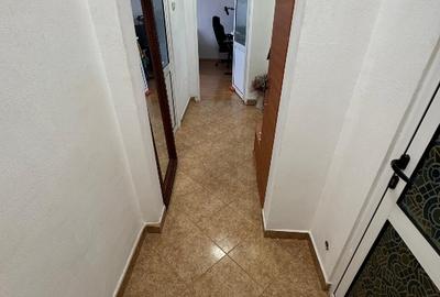 Apartament cu 3 camere decomandat în Trivale