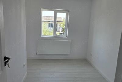 Apartament cu 4 camere semidecomandat în Central