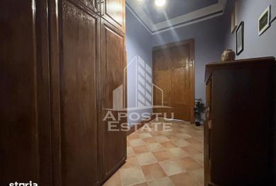 Apartament cu 3 camere semidecomandat în Central