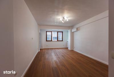 Apartament cu 3 camere decomandat în Primăverii