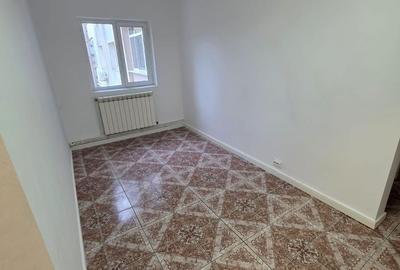 Apartament cu 3 camere decomandat în Alexandru cel Bun