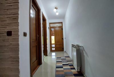 Duplex cu 6 camere cu Canalizare în Central - 4