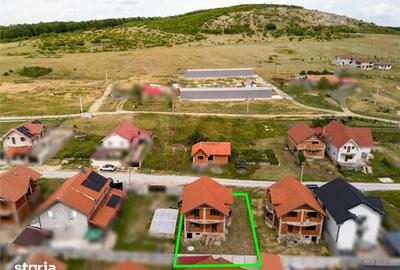 Casă cu 4 camere cu Teren 300 Mp în Sânmartin
