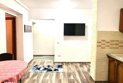 Apartament cu 2 camere decomandat în Micro 20 - 2