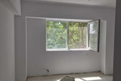Apartament cu 3 camere decomandat în Central - 1