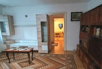 Apartament cu 2 camere semidecomandat în Podul de Piatră