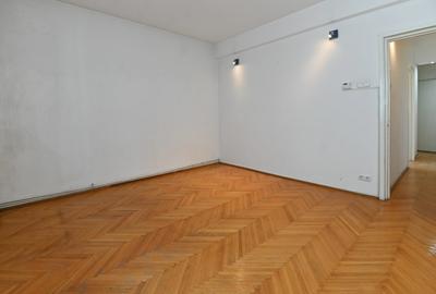 Apartament cu 4 camere decomandat în P-ța Sfinții Voievozi - 6