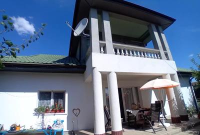 Casă cu 5 camere cu Canalizare în Est