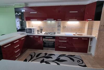 Apartament cu 2 camere în Micro 17