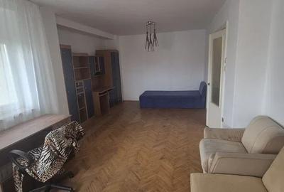 Apartament cu 3 camere decomandat în Ultracentral