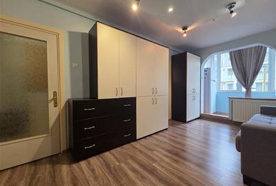 Apartament cu 2 camere nedecomandat, mobilat în Uzina 2 - 13