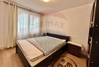 Apartament cu 3 camere decomandat, mobilat în Tractorul - 6