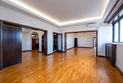 Apartament cu 6 camere circular în Dacia - 8
