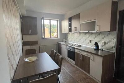Apartament cu 3 camere decomandat în Central - 2