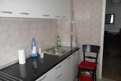 Apartament cu 2 camere semidecomandat în Parcul Carol