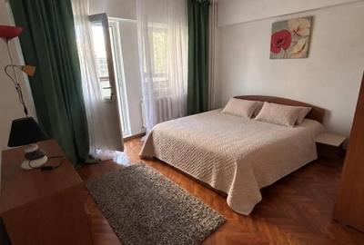 Apartament cu 2 camere decomandat, mobilat în Calea București