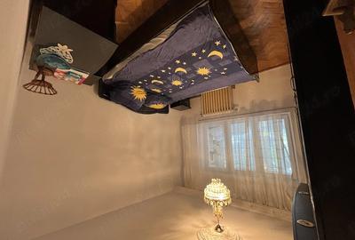 Apartament cu 3 camere decomandat în Lipovei