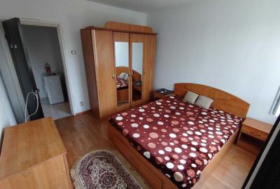 Apartament cu 2 camere semidecomandat în Gorjului