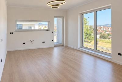 Casă cu 4 camere cu Teren 300 Mp în Cetate