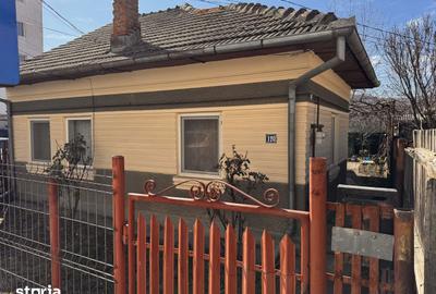 Casă cu 4 camere cu Teren 446 Mp în Central