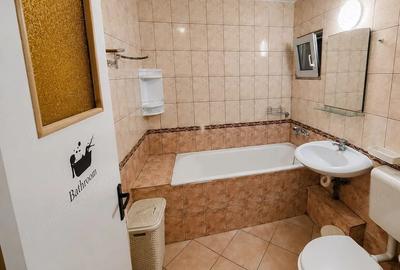 Apartament cu 3 camere decomandat, mobilat în Politehnica