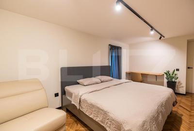 Apartament cu 3 camere semidecomandat, mobilat în Central - 1