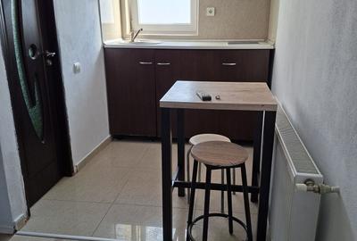 Apartament decomandat în Titan