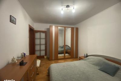 Apartament cu 3 camere decomandat în Micro 5 - 9