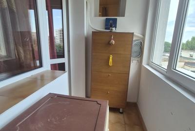 Apartament semidecomandat în Drumul Taberei