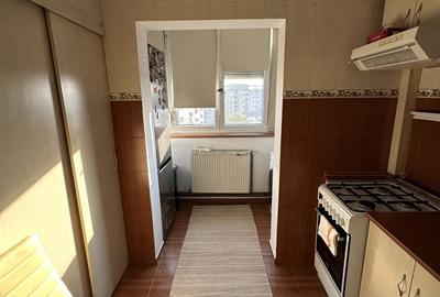Apartament cu 2 camere decomandat în Crângași