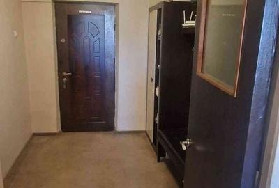 Apartament cu 2 camere decomandat în Titan