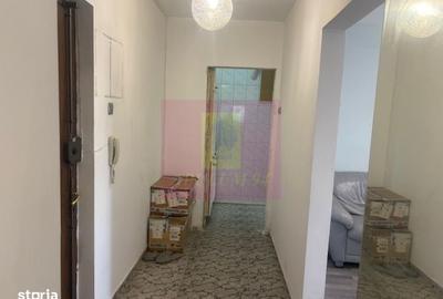Apartament cu 3 camere decomandat în Morarilor