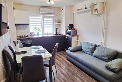 Apartament cu 3 camere semidecomandat în Berceni - 1