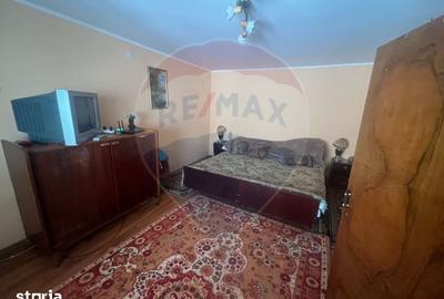 Casă cu 4 camere cu Teren 2111 Mp în Sihlea - 2
