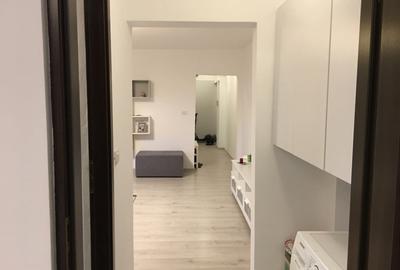 Apartament cu 3 camere semidecomandat, mobilat în Circumvalațiunii