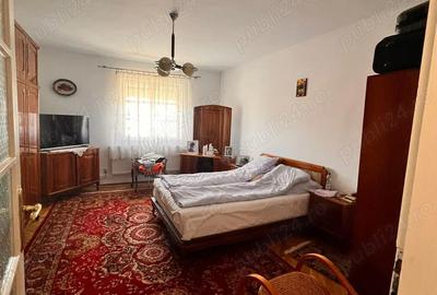 Casă cu 5 camere în Central - 2