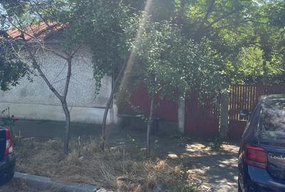 Casă cu 4 camere cu Teren 1266 Mp în Central