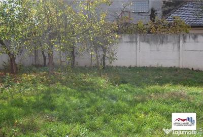 Casă cu 4 camere cu Teren 300 Mp în Central