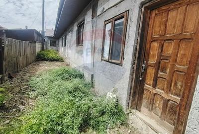 Casă cu 3 camere cu Teren 1326 Mp în Central