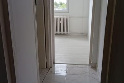 Apartament cu 2 camere decomandat în Berceni