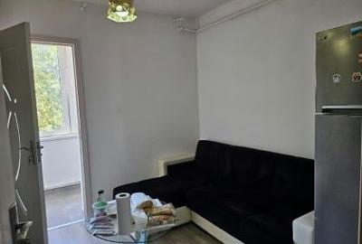 Apartament cu 3 camere decomandat în Viitorului