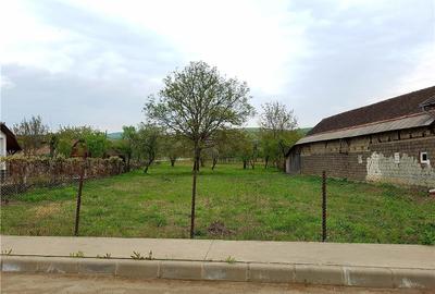 Teren de 2700 mp, în Mărișelu - 1