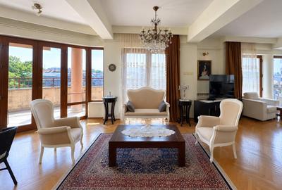 Apartament cu 4 camere decomandat, mobilat în Faleza Nord