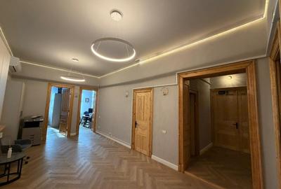 Apartament cu 5 camere semidecomandat în Peninsula
